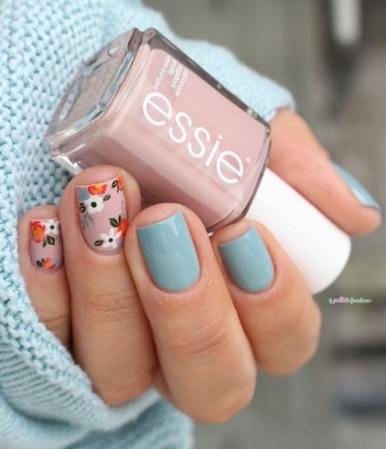 modele unghii cu floricele