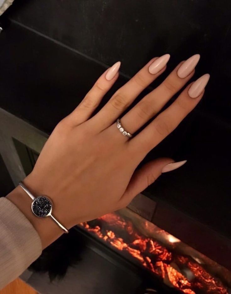 unghii cu gel nude roz