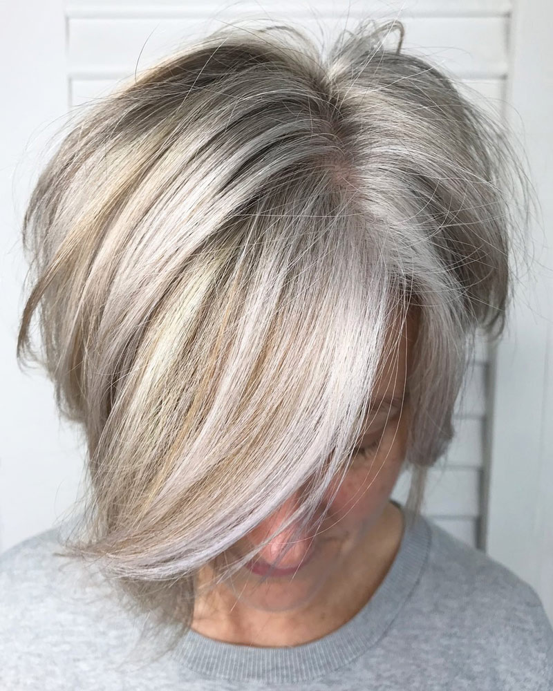 blond cu șuvițe gri