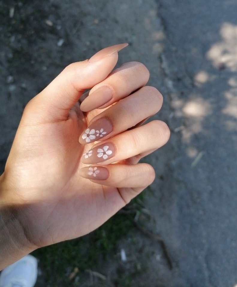 Idei unghii maro