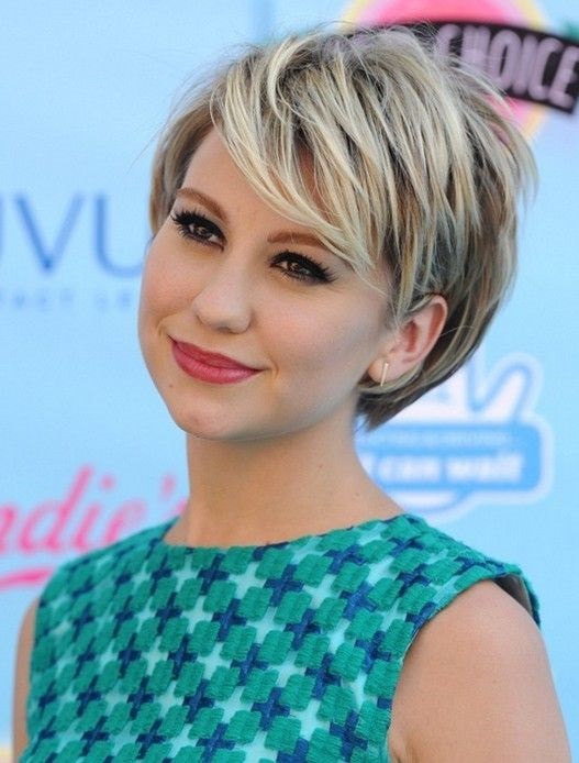 modele tunsori pixie cut 30 de ani