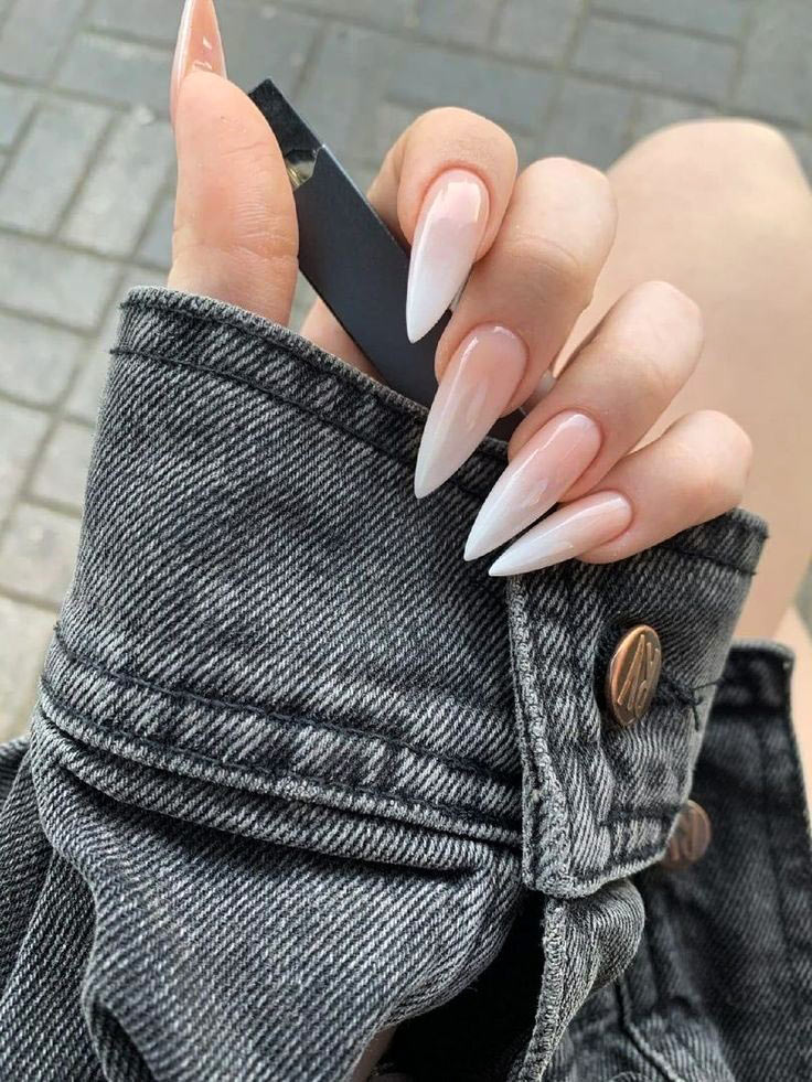 modele unghii baby boomer stiletto