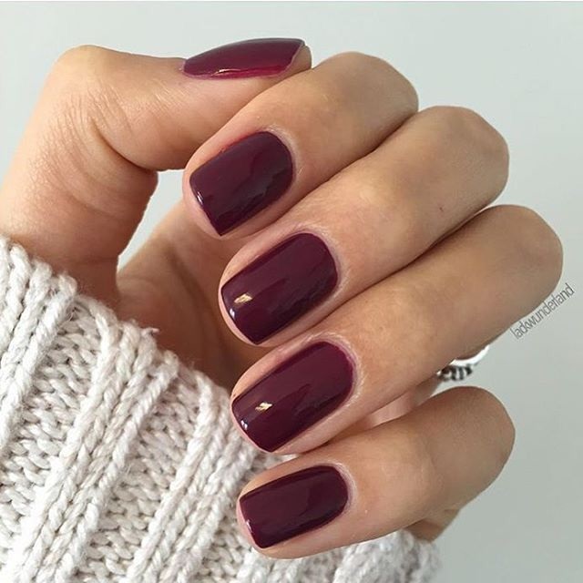 manichiură burgundy