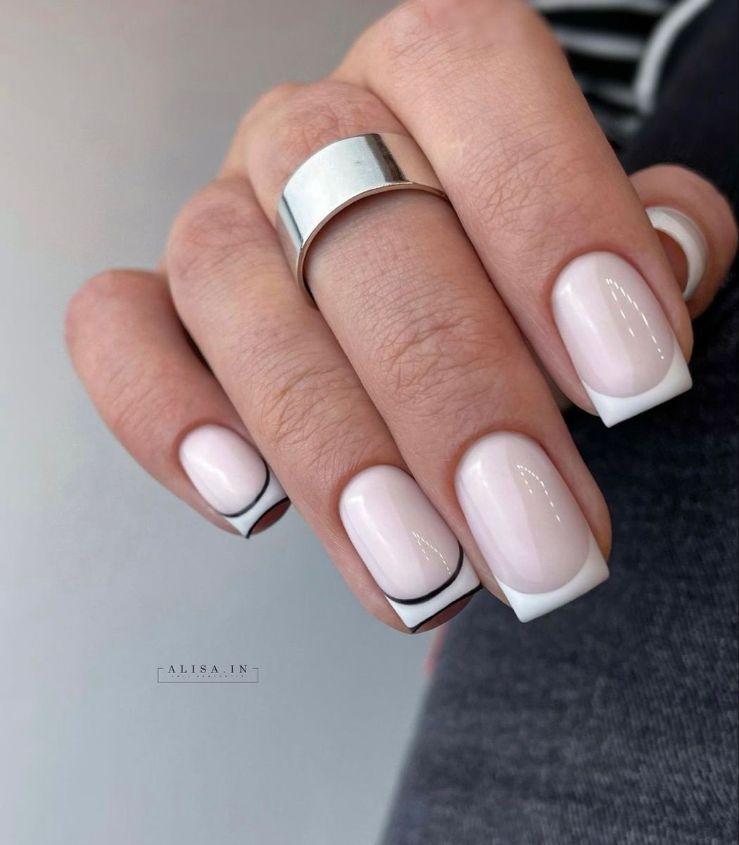 unghii french alb laptos