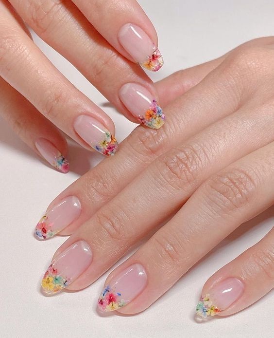 modele unghii cu flori french