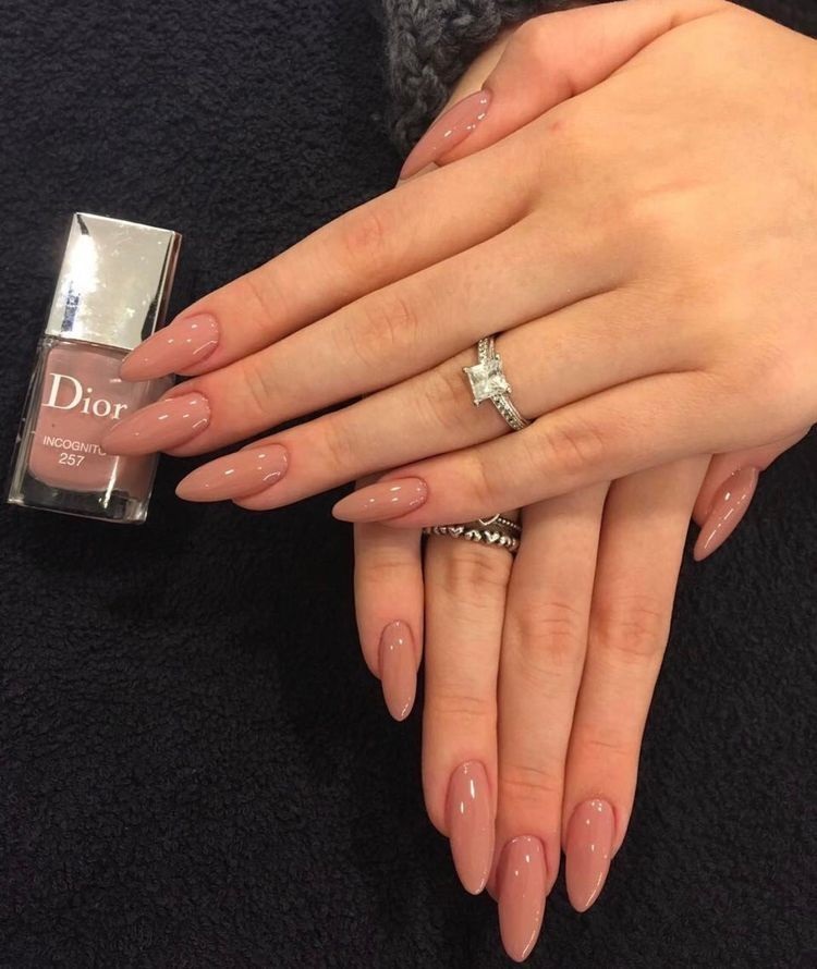 modele unghii cu gel nude crem