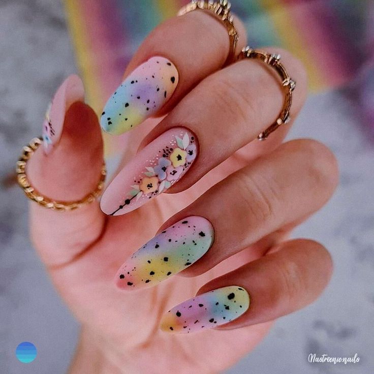 Modele noi unghii colorate