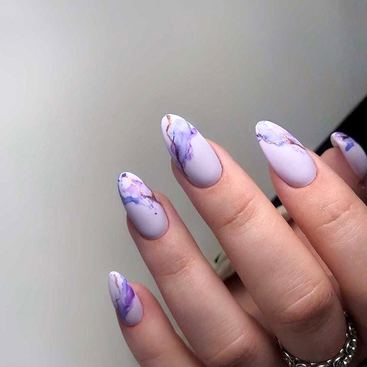 modele unghii pastelate