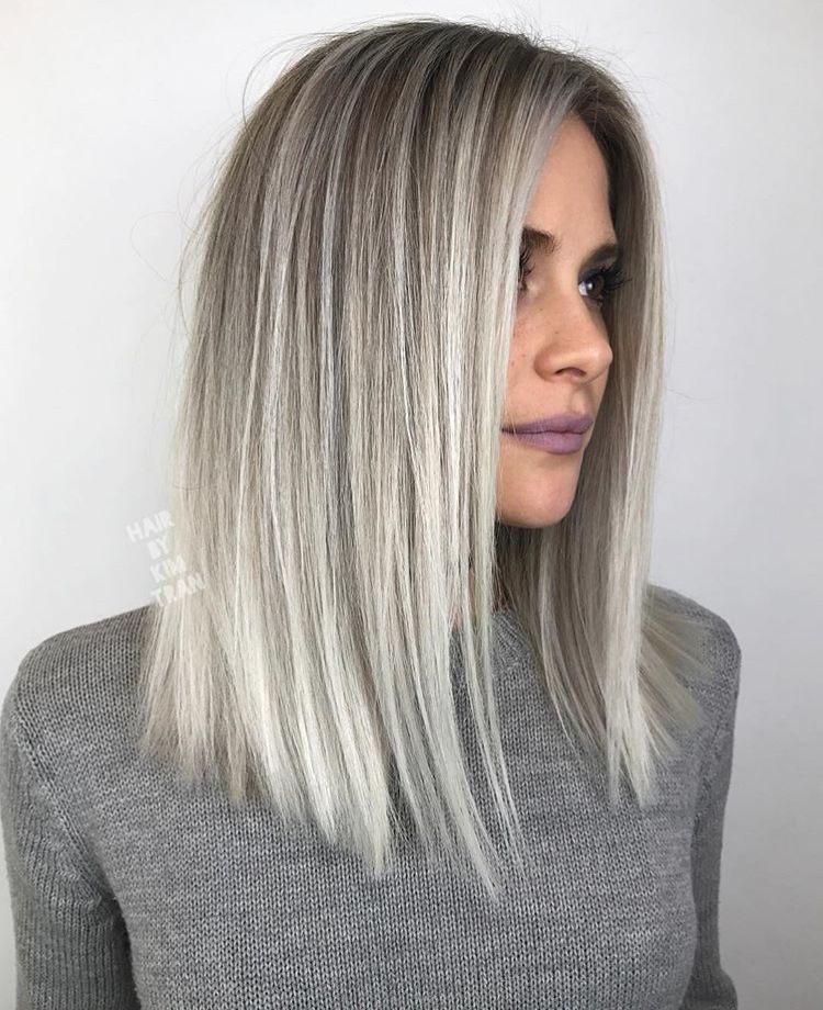 șuvițe gri pe părul blond