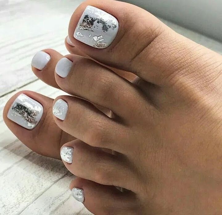 modele pedichiură de vară alb