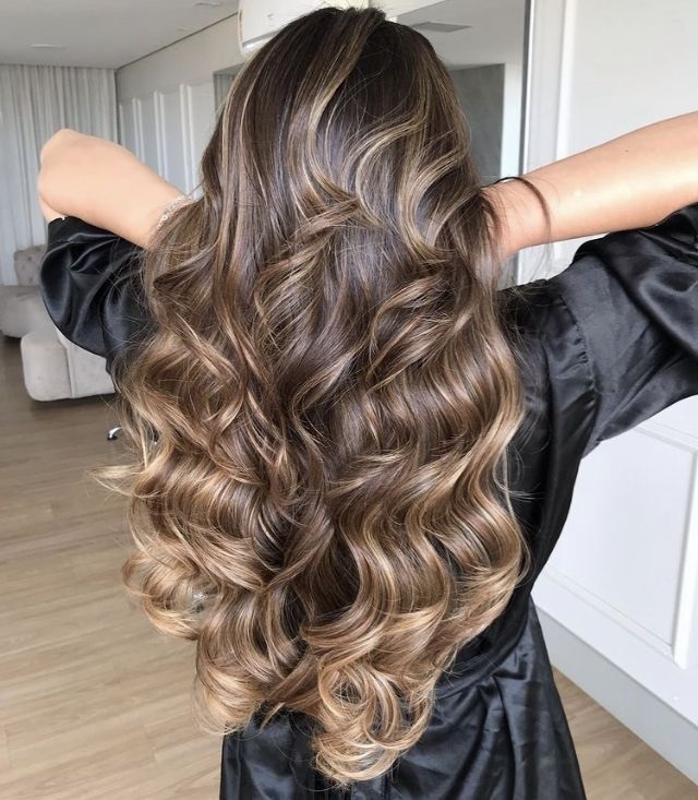 coafuri pentru par lung bucle