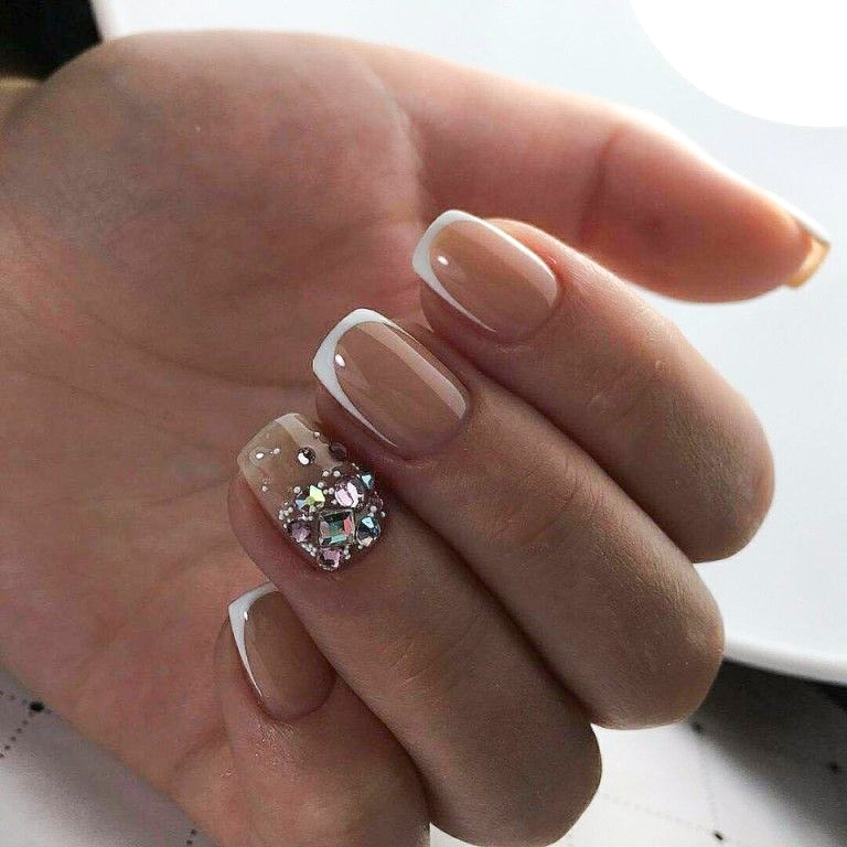 modele unghii cu strasuri