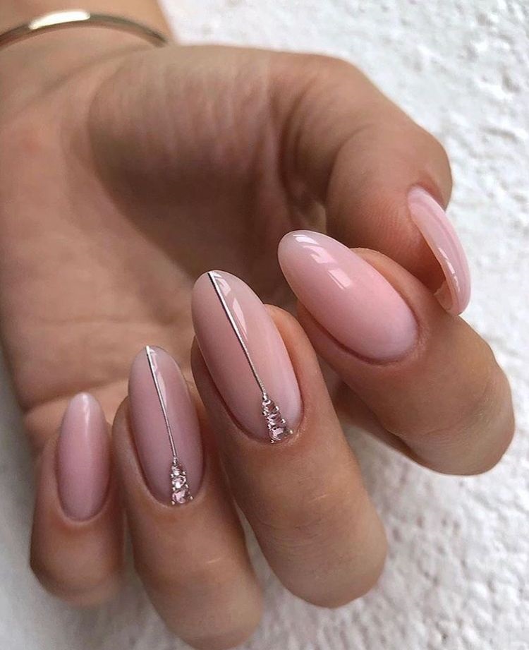 unghii cu gel elegante cu pietre