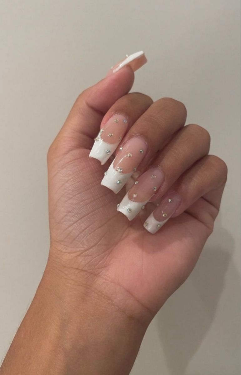 unghii french cu pietre