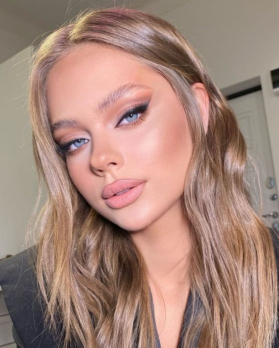 inspiratie machiaj de seara pentru blonde