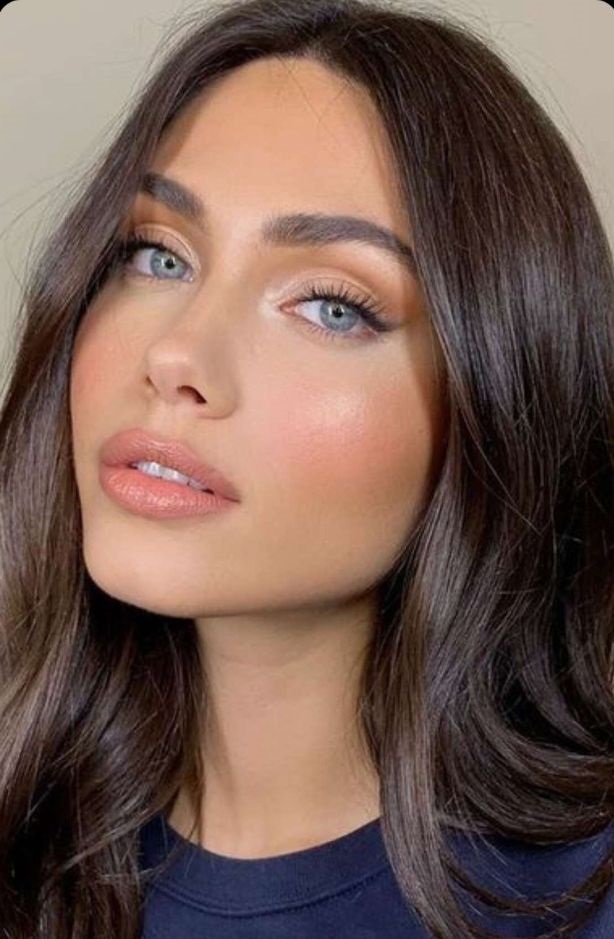 machiaj simplu de zi pentru ochi albastri