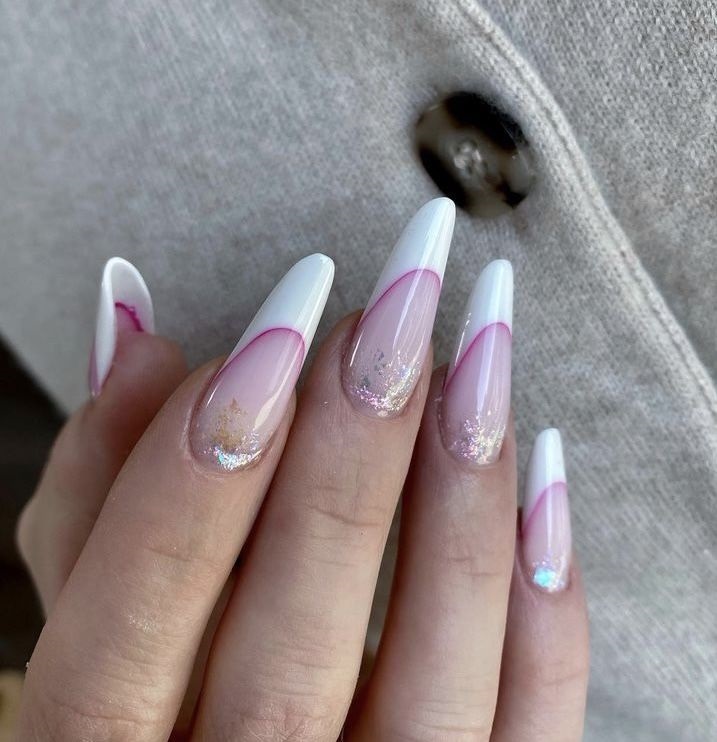 unghii french de interior alb