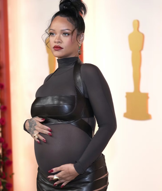 manichiuri de vedeta