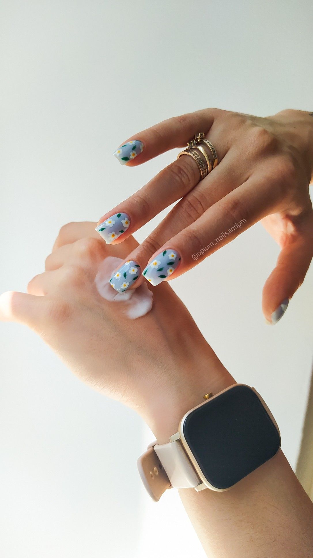 unghii cu gel nuante deschise