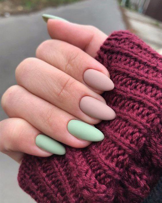 idei unghii culori deschise