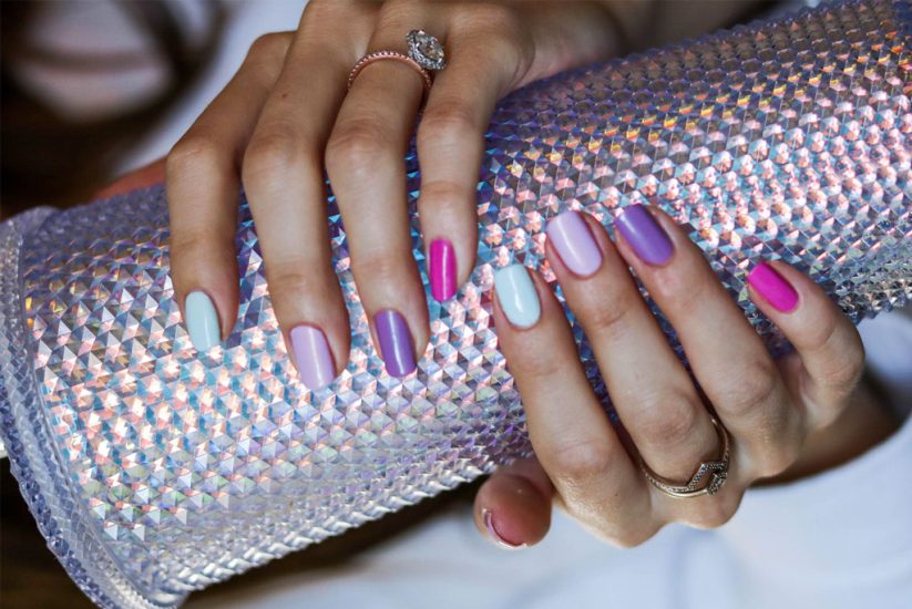 Manichiura cu oja semipermanenta la tine acasa. Ghid pas cu pas