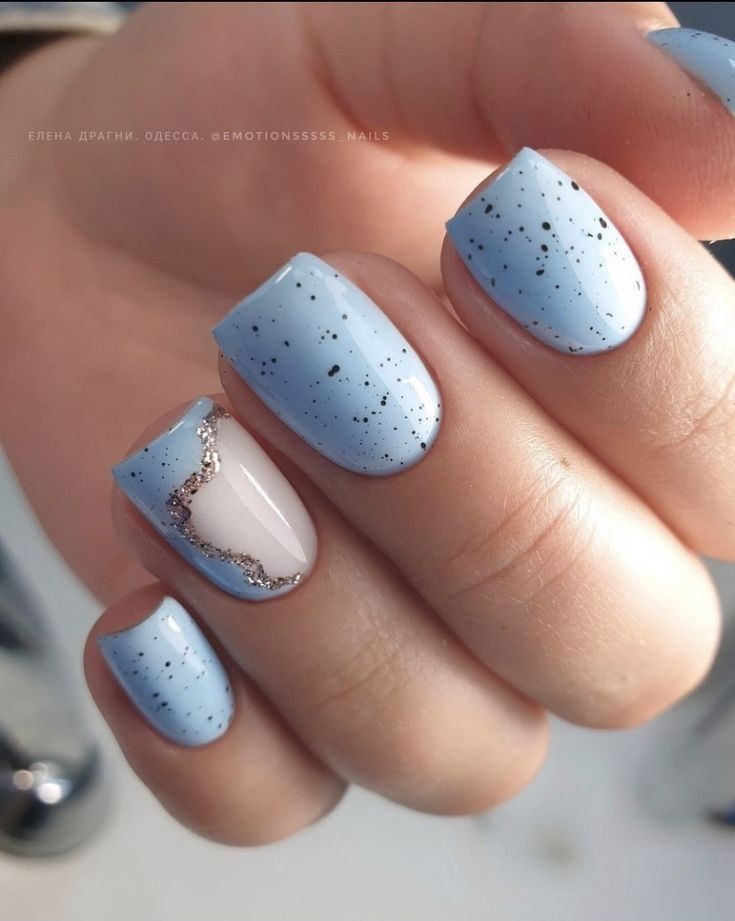 unghii albastre pentru primavara